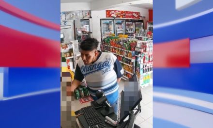 Saltillo:  Detectan cámaras de negocio a presunto ladrón en pleno asalto