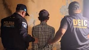 Hombre le realiza una ‘cesárea’ a su hija con un cuchillo… dijo que tenía un demonio