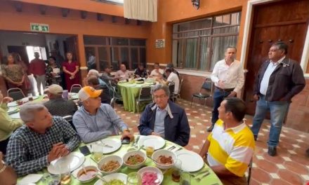 Dirección de Pensiones de Coahuila celebra a padres pensionados con desayuno