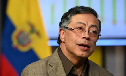 Polémica en Colombia por orden de suspensión provisional contra el presidente Gustavo Petro