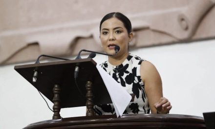 Protección a adultos mayores de abusos y despojo de pensiones, pide diputada