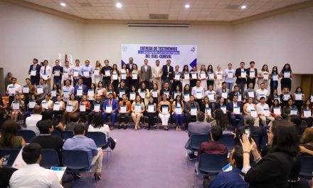 Reconoce UAdeC a Egresados que Acreditaron examen EGEL-CENEVAL
