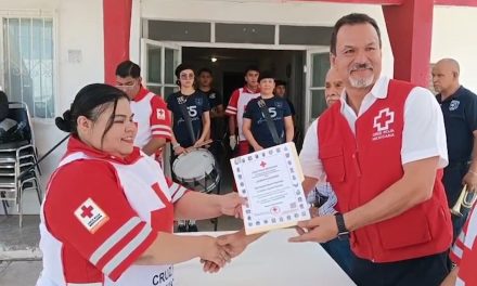 Reconocen a socorristas de Cruz Roja en Parras