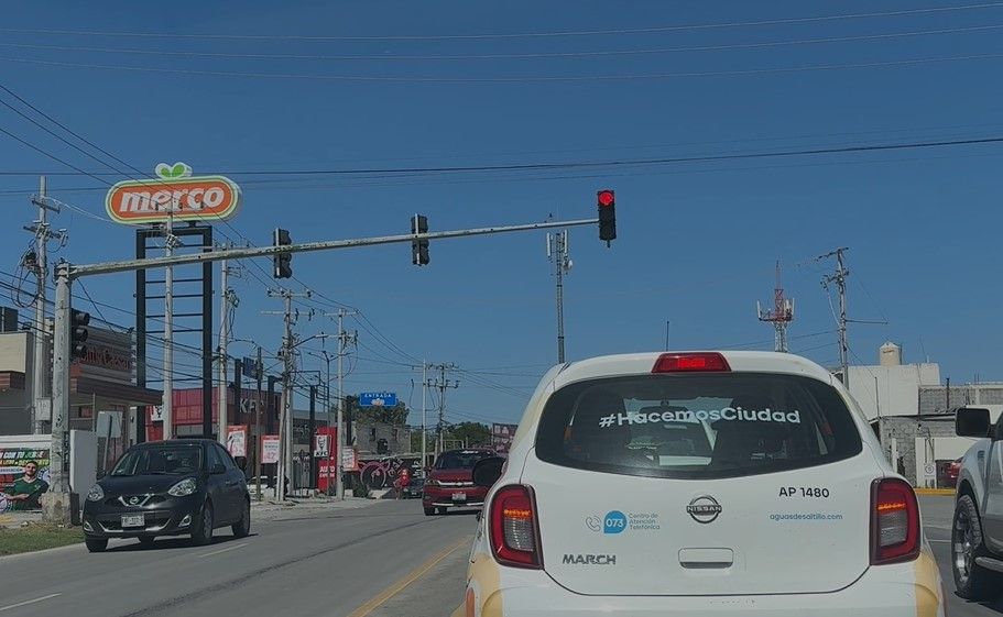 Saltillo: Establecerán semáforos con IA sobre el bulevar Otilio González