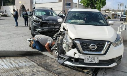 Camionetas sufren accidente en Saltilo