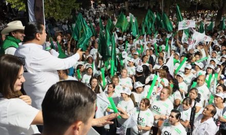 Cierra Chema su campaña en Parras