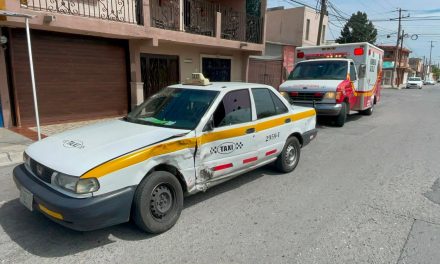 Taxista ocasiona accidente en la 26 de marzo