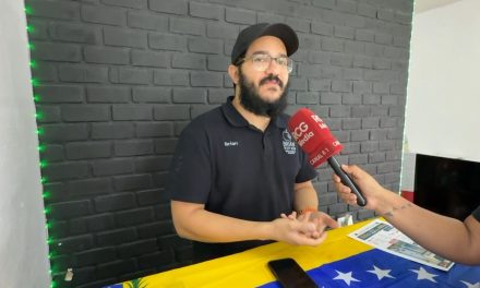 Venezolanos que viven en Saltillo recaudan víveres para afectados de los sismos