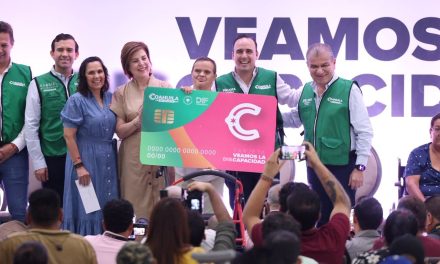 Manolo Jiménez entrega apoyos para personas con discapacidad