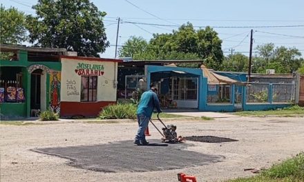 Gobierno de Múzquiz avanza con el programa de bacheo permanente