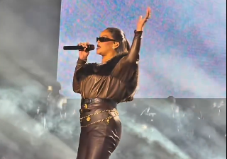 Rihanna vuelve a los escenarios tras años de ausencia y sorprende junto a Jay-Z