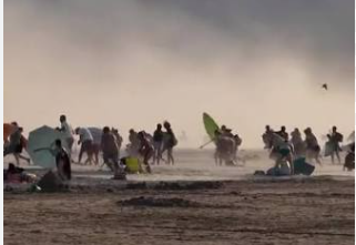 Impresionante nube tsunami provoca pánico en playa de Francia