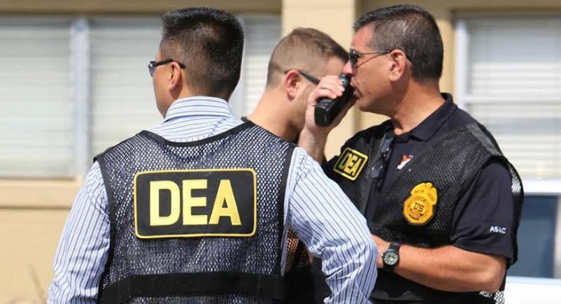 DEA acusa presunta colusión ‘mortal’ entre cárteles y funcionarios mexicanos