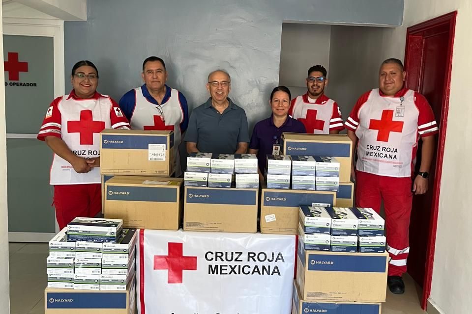 Donan 20 mil pares de guantes a la Cruz Roja de Acuña