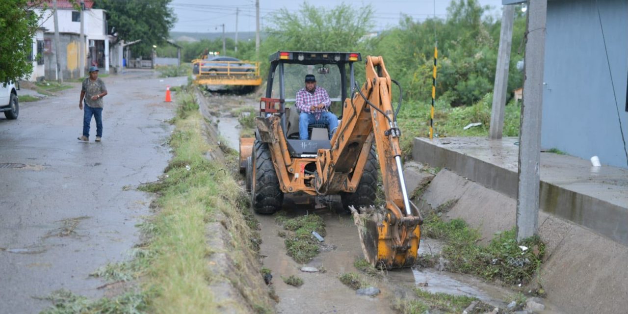 Mantienen operativo de limpieza y rehabilitación tras lluvias en Acuña