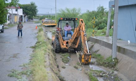 Mantienen operativo de limpieza y rehabilitación tras lluvias en Acuña