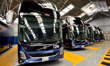 Impulsa SICT balizado de las unidades de autotransporte de carga federal