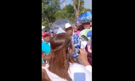 Escándalo en Tabasco: Alcaldesa de Huimanguillo desata indignación tras responder a adulto mayor que ‘ya va de salida’