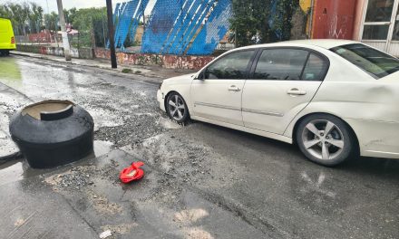 Aparece bache en el centro de Saltillo