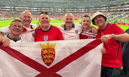 El inesperado gesto de la afición inglesa con México tras los octavos de final