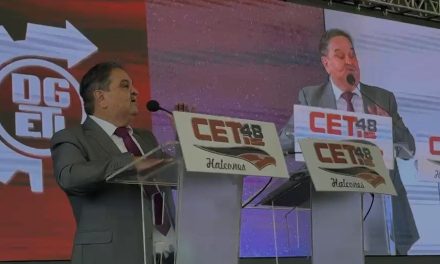 Se gradúan 800 alumnos del Cetis 48