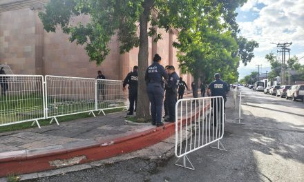 Colocan vallas y seguridad  en el Congreso de Coahuila
