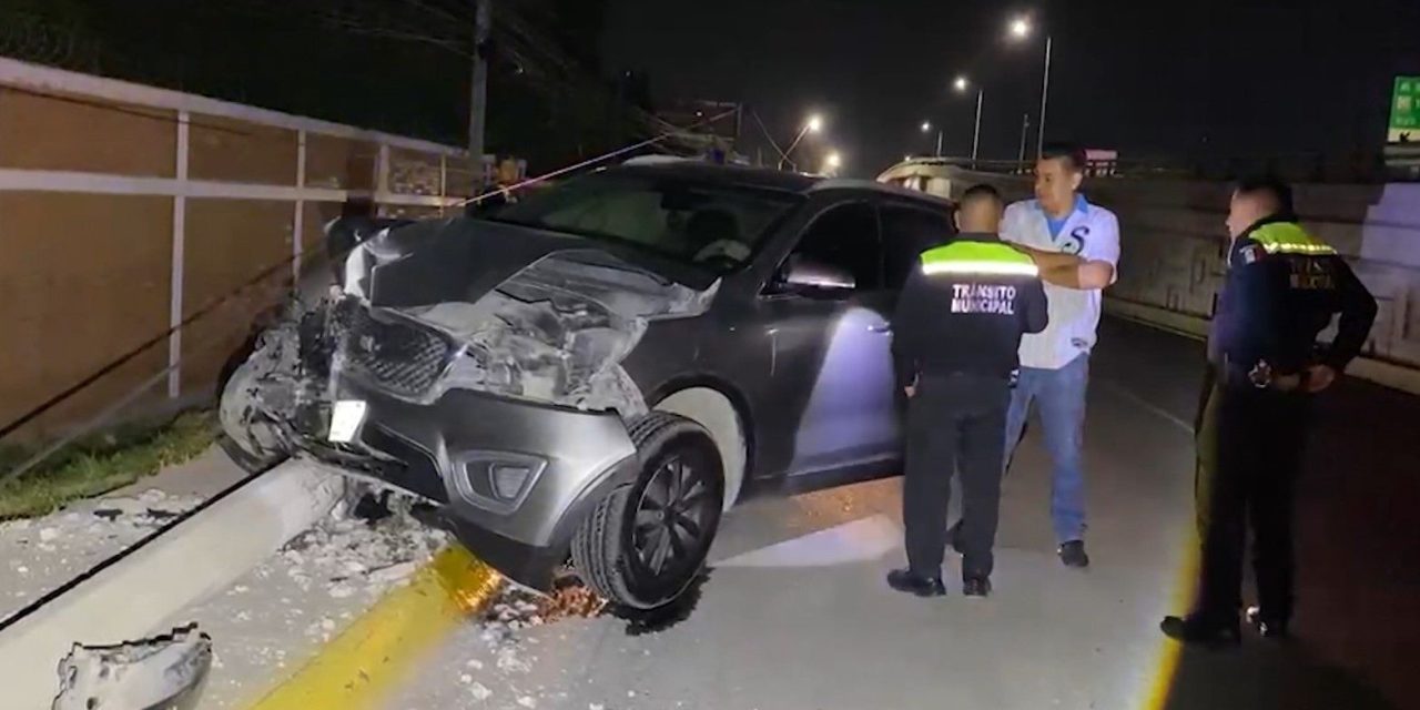 Derriba poste tras choque al norte de Saltillo