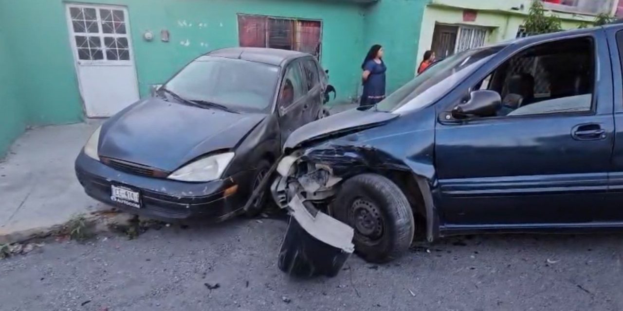 Ebrio provoca carambola y persecución en Saltillo