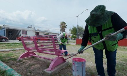 Embellece el alcalde Javier Díaz plaza pública en la colonia Amistad