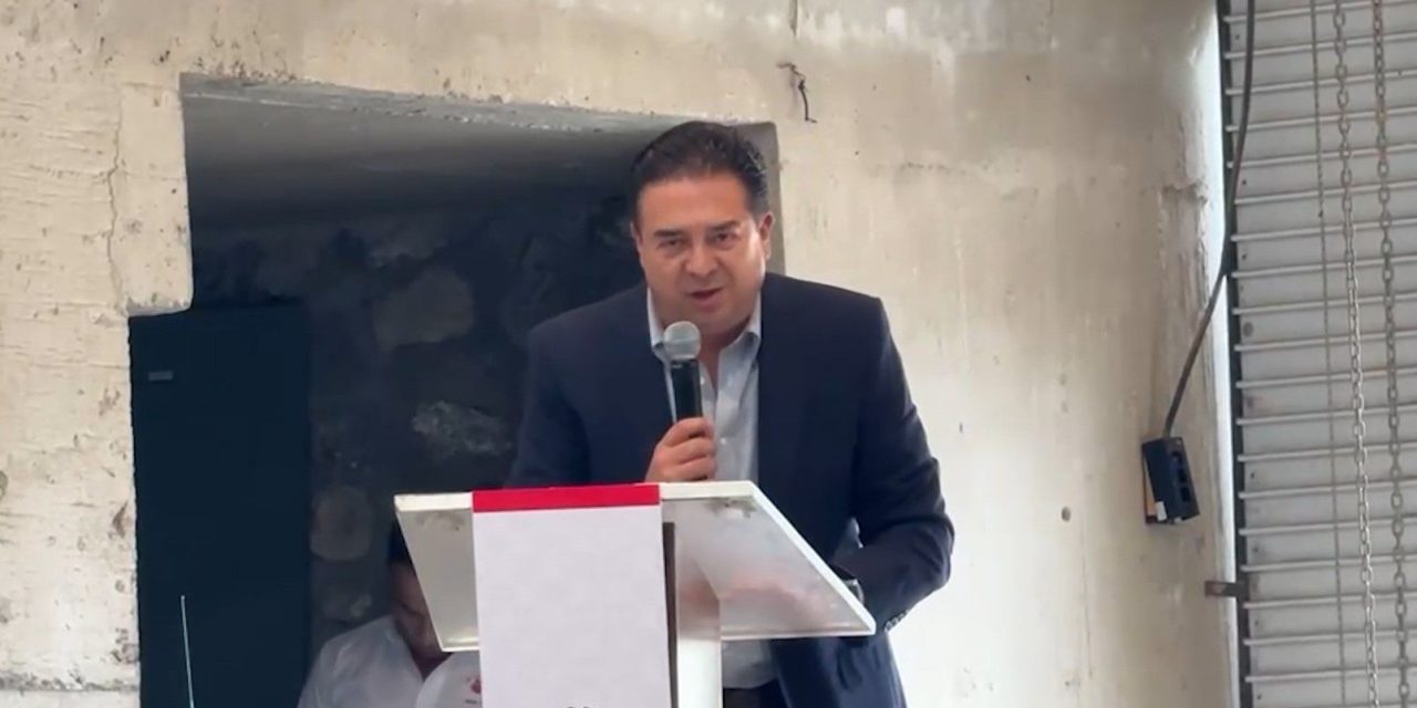Entrega IEEA certificados de primaria y secundaria a 71 personas
