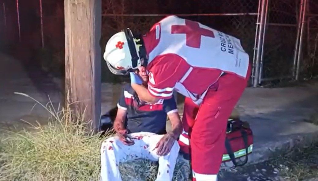 Golpean a conductor tras accidente en Saltillo