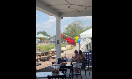 Captan en video el impactante accidente de un helicóptero durante maniobra de aterrizaje en Michigan