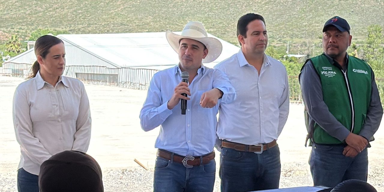 Supervisa Manolo Jiménez ampliación de carretera en Derramadero
