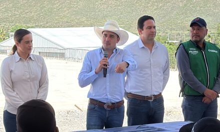 Supervisa Manolo Jiménez ampliación de carretera en Derramadero