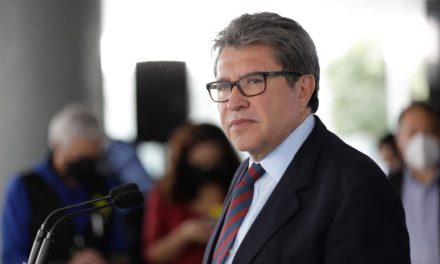 Monreal exige pruebas a EU sobre acusaciones de financiamiento del crimen organizado
