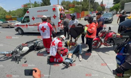 Motociclista resulta lesionado tras fuerte accidente en Valle de las Flores