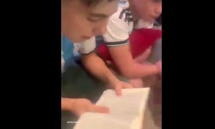 Video: El niño argentino que se hizo viral por leer la biblia antes de terminar el partido… y le funcionó
