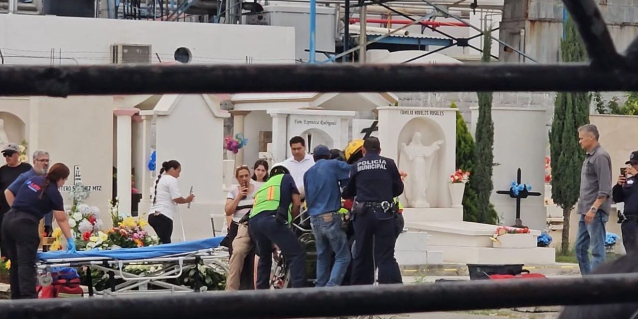 Saltillo: Mujer cae a una tumba abierta en el Panteón Santo Cristo