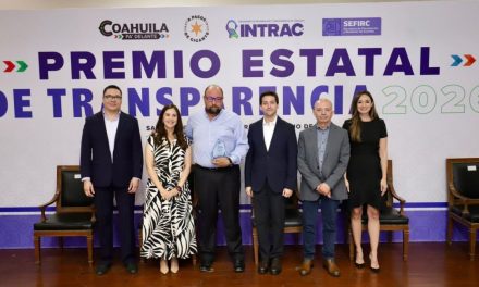 Arteaga recibe Premio de Transparencia 2026