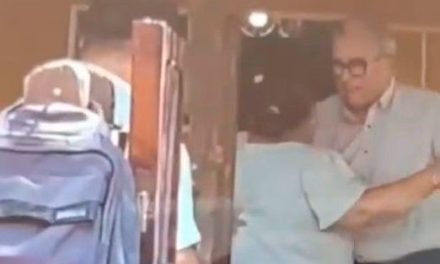 Captan en video a Rubén Rocha Moya en Badiraguato