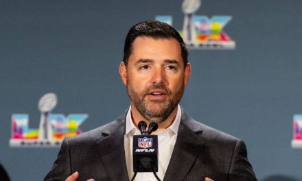 Detienen al dueño de los 49ers de San Francisco en Ohio previo al inicio de la temporada de la NFL