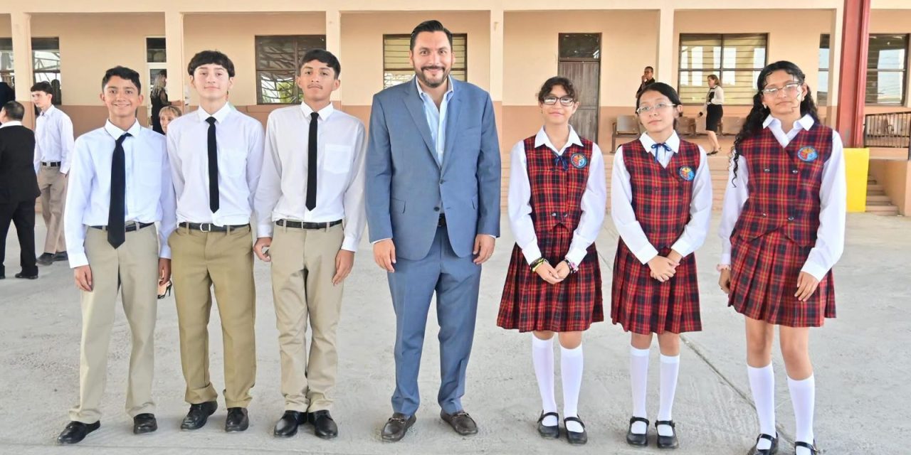 Carlos Villarreal se suma al arranque estatal del ciclo escolar 2026-2027
