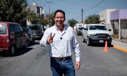 Lleva Javier Díaz González más obras de pavimentación a las colonias