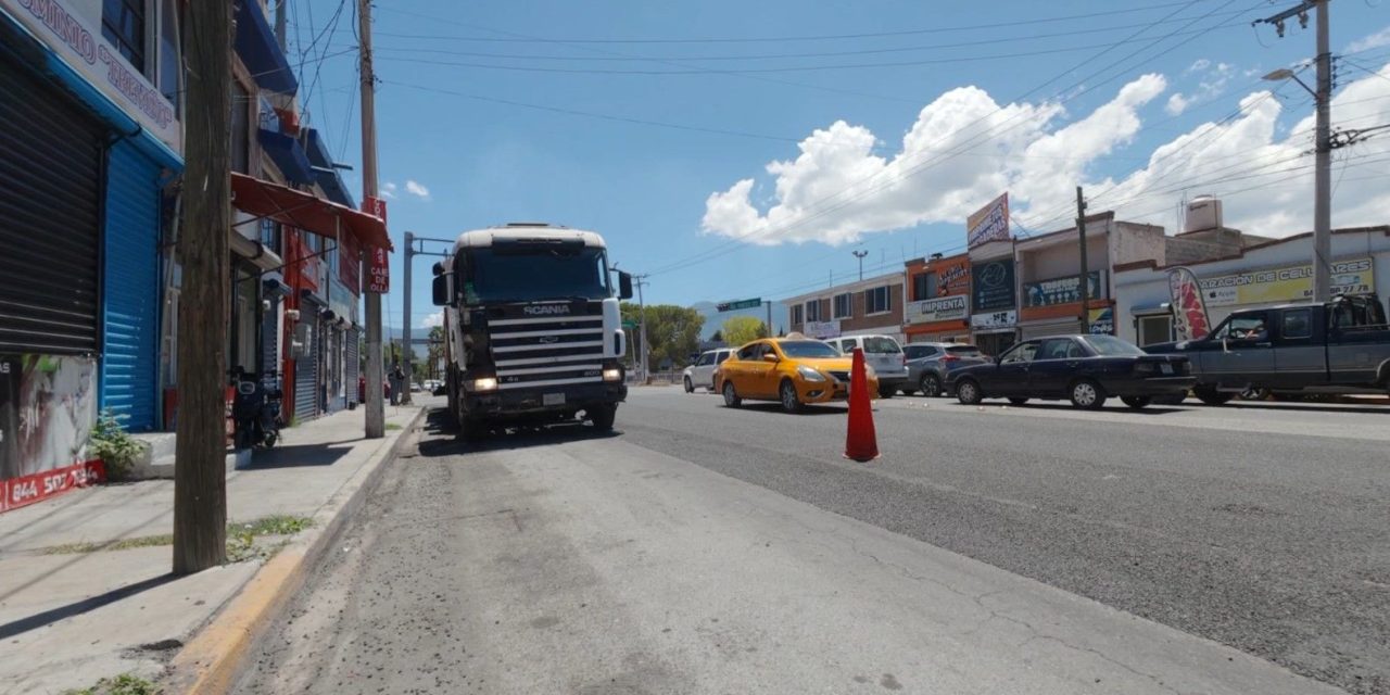 Avanza rehabilitación de pavimento en el bulevar Francisco Coss