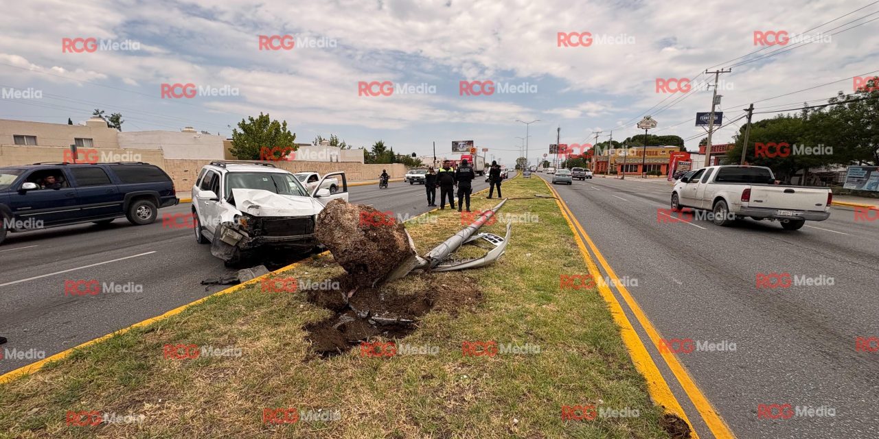 Automovilista pierde el control y choca al sur de Saltillo