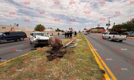 Automovilista pierde el control y choca al sur de Saltillo