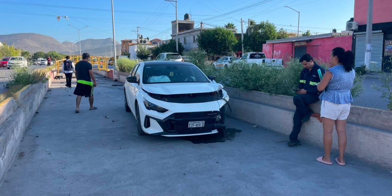 Cae automovilista a canal pluvial en la Saltillo 2000