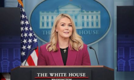 Karoline Leavitt dejará la vocería de la Casa Blanca a finales de agosto