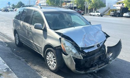 Chocan dos camionetas al sur de Saltillo