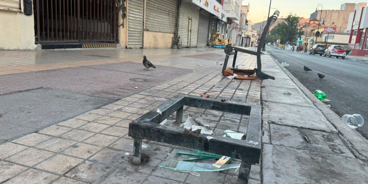 Hay trampas en las banquetas del centro de Saltillo